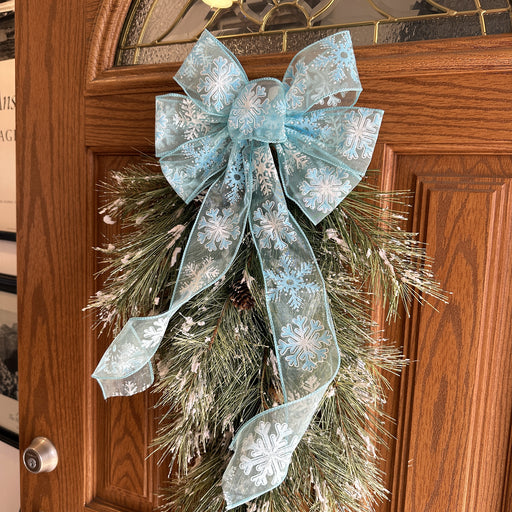 wired-edge-light-blue-snowflakes-wreath-bow