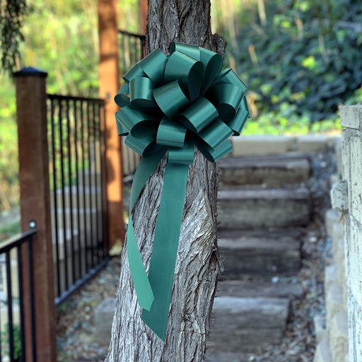 hunter green pull bow on a tree