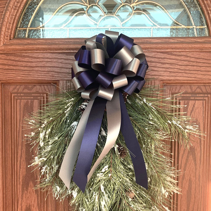 navy-blue-and-silver-christmas-gift-bows