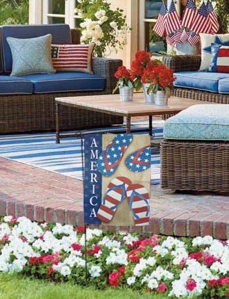 patriotic-holiday-house-flag