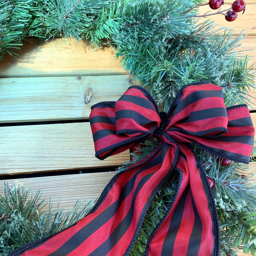 striped-christmas-wreath-ribbon