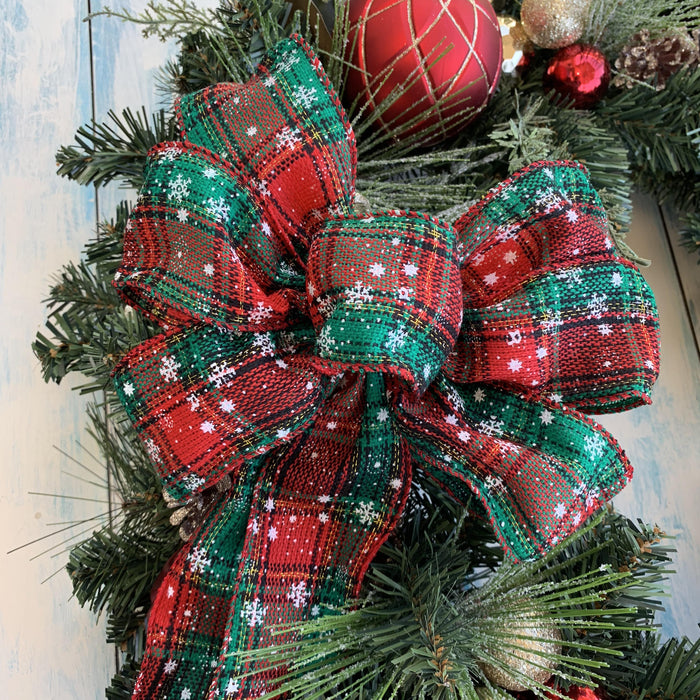 decorative-christmas-wreath-bow